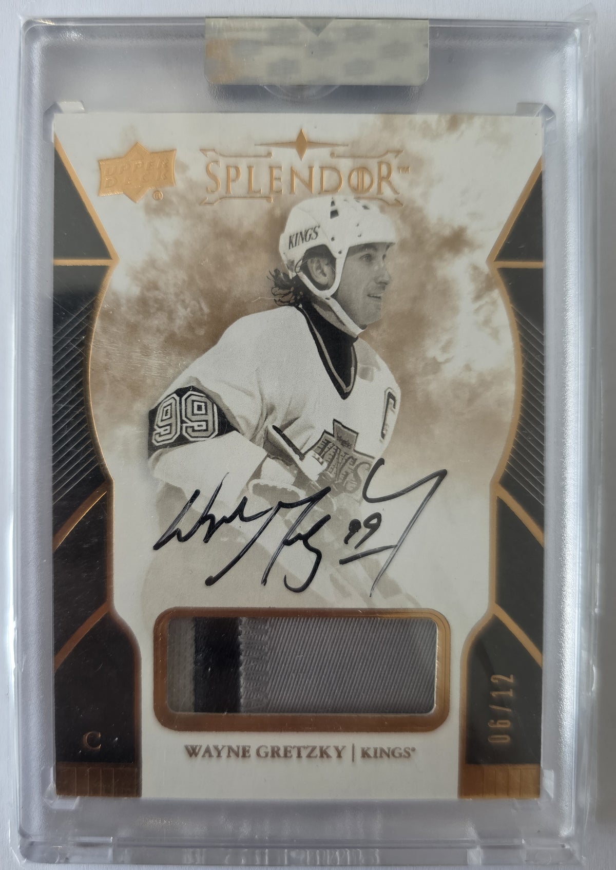 Wayne Gretzky – 2017-18 Upper Deck Splendor Black & White Copper Patch Auto